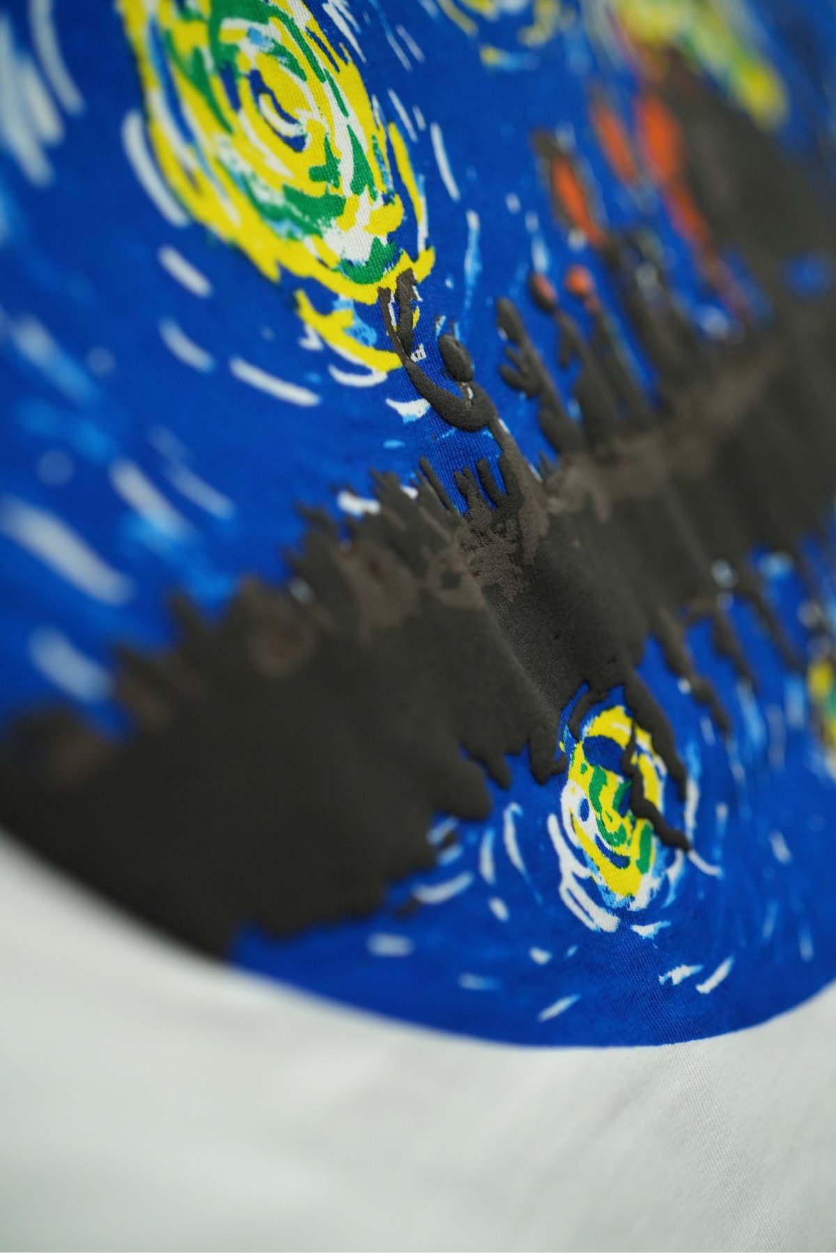 Line Drop Tee - Festive - Image 9